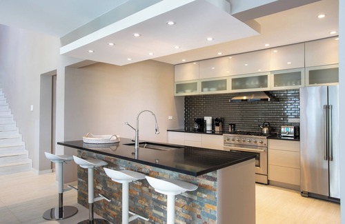 Cay Bay Hill House | Welcome to a slice of paradise!