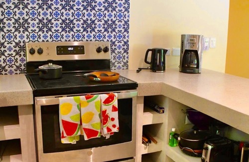 Samara House | Welcome to Jingle Jangle Jungle - steps to town and 3 incredible beaches