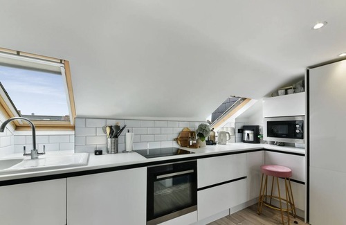 Southfield Apartment | Welcome to our chiswick 2-bedroom, 3-bathroom property in west london