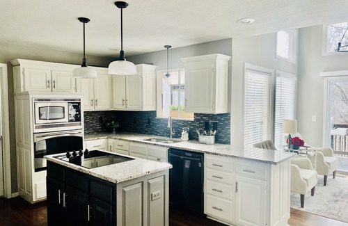 Shawnee House | Welcome to our spacious 3,000 sqft home with a main floor master.