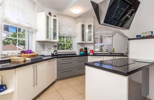 Rab Town House | Welcome to the island of Rab! Enjoy your family vacation.