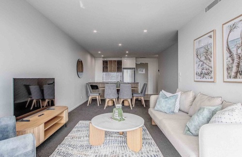 Burleigh Heads Apartment | Welcome to your luxurious seaside escape at The Sandbar in Burleigh Heads!