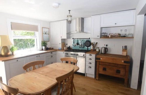 Folkestone House | Welcoming 2 bed townhouse near town centre & beach