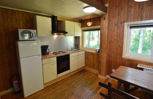 Hatrival Cottage | Welcoming Cottage in Hatrival with Terrace