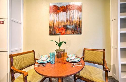 Downtown Branson House | Welcoming Downtown Branson Cottage with Pool Access!