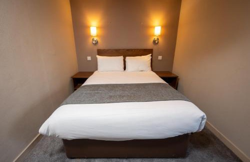 Aberdeen Hotel | Wellington Hotel by Greene King Inns