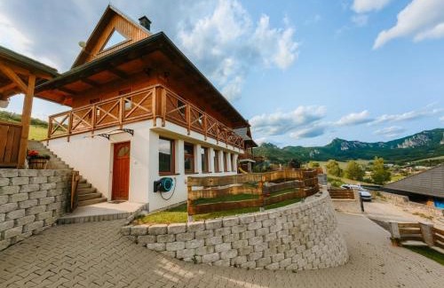 Sulov-Hradna Ski Chalet | Wellness chata Medík