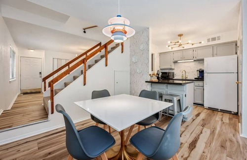 College Station House | Wellspring Townhome - King Bed Suite minutes from Texas A&M