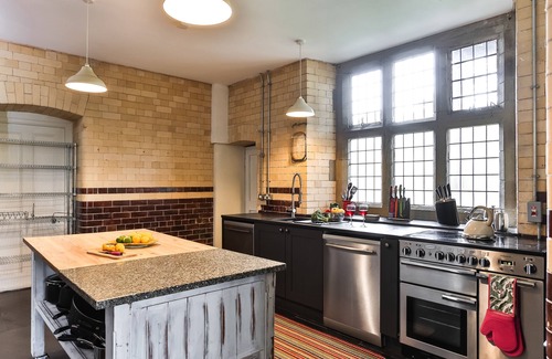 Penmorfa House | Wern Manor & The Butler's House - sleeps 18 guests in 7 bedrooms
