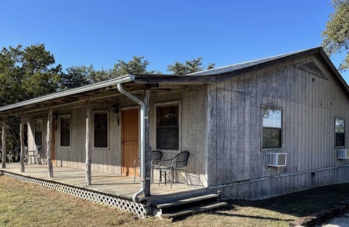 Bandera House | West 1077 Guest Ranch - Hackberry Room 9