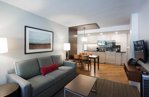 Vancouver Hotel | West Coast Suites at UBC