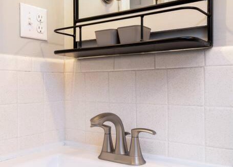 West Elmira House | West Elmira 2/1, Sleeps 6, Washer & Dryer, Wi-FI