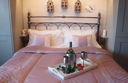 Clachtoll House | West Horizon holiday lodge, beach 3 minutes walk