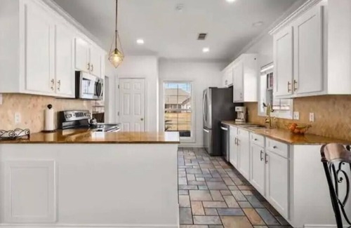 Alexandria House | WEST POINTE Piece of Mind HoMe Stays