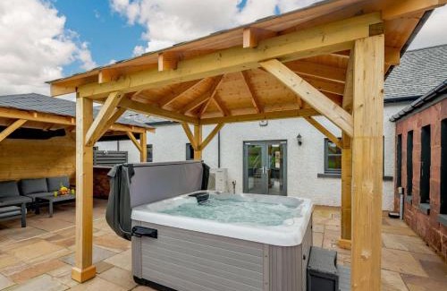 Alexandria House | Westertonhill Holiday Lodges - Hot Tub Hire Available
