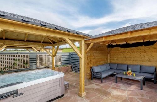 Alexandria Cabin | Westertonhill Lodges - Hot Tub Hire Available
