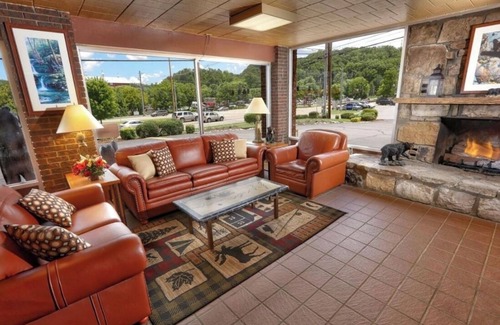 Gatlinburg - Pigeon Forge Resort | Westgate wild Bear Inn