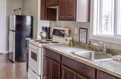 Bloomfield Apartment | Westlake Cottages - Wellington Lodge, right on the lake