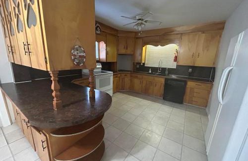Tiddville Apartment | Whale Cove Suites