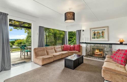 Wharewaka House | Wharewaka Bach - Lake Taupo Holiday Home