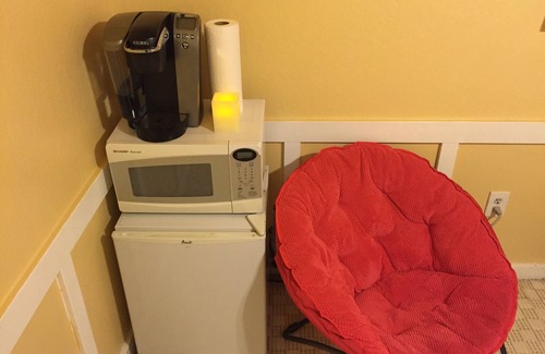 Saratoga Cottage | Whimsical Cottage Near The Village Of Saratoga