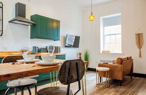 Pontrilas Apartment | WhiskAwayStays No. 58 Studio No. 6