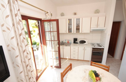 Vrvari Apartment | Whispering Oak Family Lodge