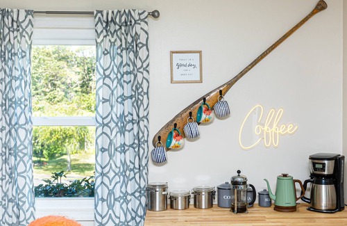 Manomet House | White Horse Cozy House - 8 minute walk to beach!