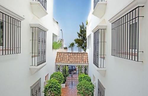 Nikki Beach House | White Pearl beach Elviria H1