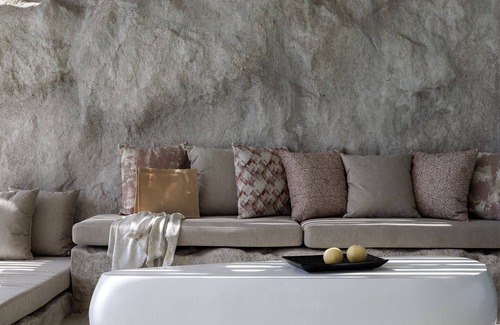 Paraga House | WhiteArt Suites