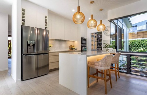 Agnes Water House | Whitehaven - 4 BR w Pool - 2 Mins to Beach
