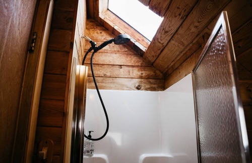 Sandpoint Cabin | Whitetail Cabin- Chapman Springs