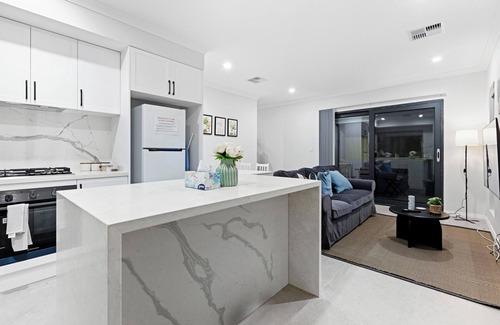 Bentley House | Whole House | 3 bedroom & 2 bathroom | Premium Getaway | For Up to 4 People