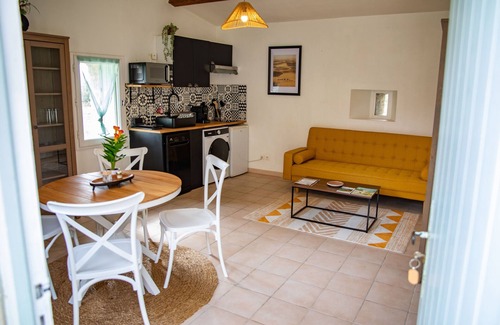 Ferrieres-les-Verreries House | Whole lodging : Gîte Gardien-région Pic St Loup, Gîte Gardien-région Pic St Loup