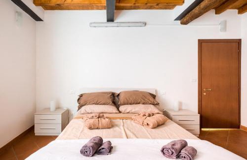 Historic Center Apartment | whouse suite apartment mirasole