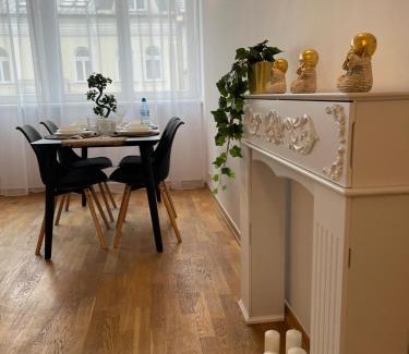 Srodmiescie Apartment | Wiejska 14 - 500m od Sejmu Rzeczypospolitej - 450m do Ambasady USA - Smart TV - WiFi - w pełni wyposażona kuchnia