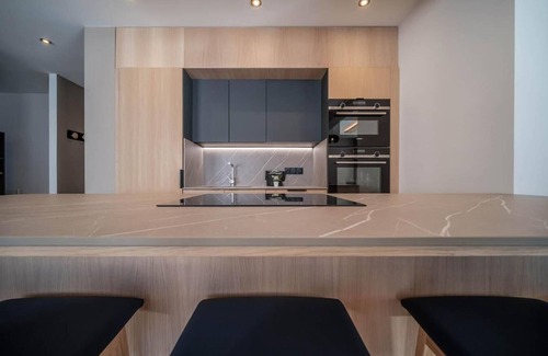 Tignes le Lac Apartment | Wifi, ski-in/ski-out & foot of the slopes, 4th floor, swimming pool, sauna, hammam, balcony, tv