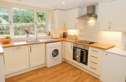 Hollow Meadows Cottage | WIGTWIZZLE COTTAGE, pet friendly, with open fire in Stocksbridge