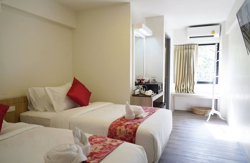 Chana Songkhram Hotel | Wild Orchid Villa