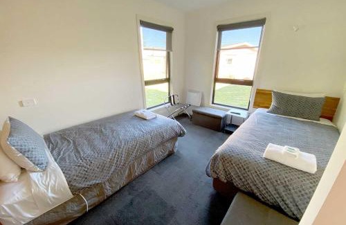 Strahan Hotel | Wild Rivers Escape