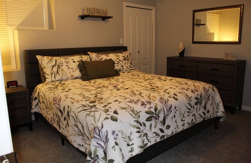 Okanagan-Similkameen Bed & Breakfast | Wildlife, fun, and amazing views are waiting for you in Okanagan Falls!