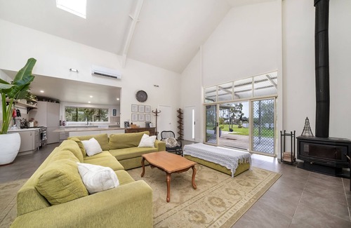 Fullerton Cove House | Willow Barn on 9 acres - Huge Swim Spa - Country Escape - EV Charging avail