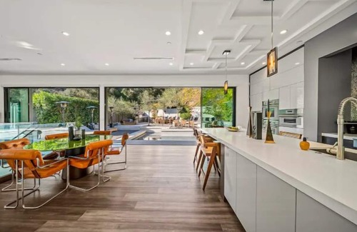 Laurel Canyon Villa | Willow Glen - Hollywood Hills Multi-Level Villa with Elevator, Theater & Pool