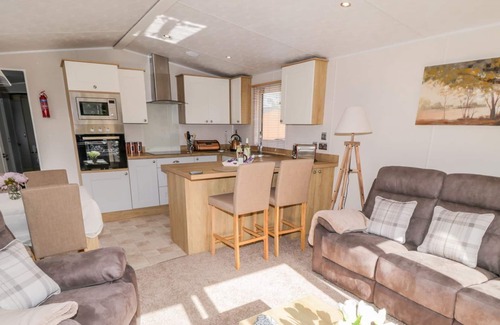 Runswick Bay House | WILLOW LODGE, pet friendly, country holiday cottage in Runswick Bay