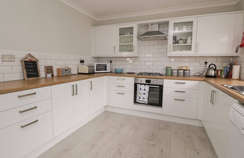 Ayr Cottage | WILLOWBANK, family friendly, character holiday cottage in Ayr