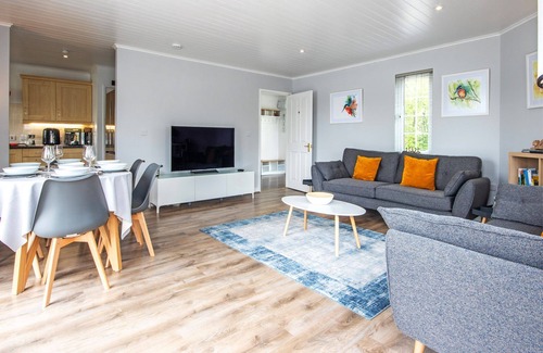 South Cerney House | Windrush Lake 41, Kingfisher House