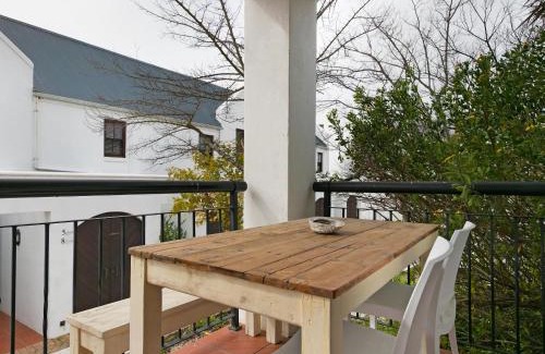 Stellenbosch Cabin | Winelands Golf Lodges 10