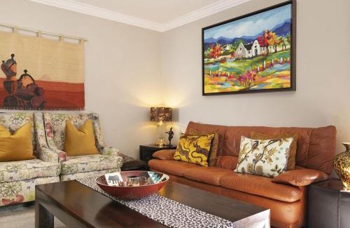 Stellenbosch Cabin | Winelands Golf Lodges 14