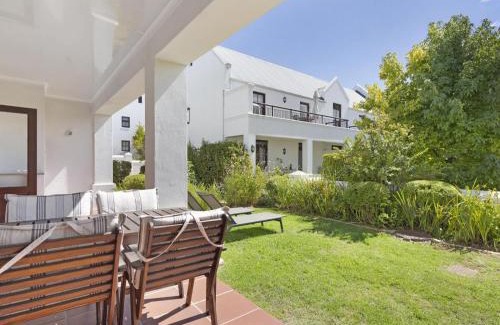 Stellenbosch Cabin | Winelands Golf Lodges 17