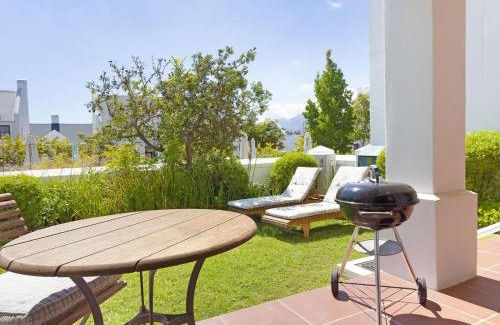 Stellenbosch Cabin | Winelands Golf Lodges 19